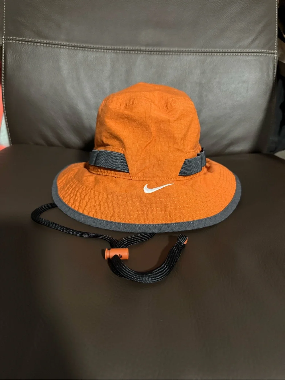 Chin strap Nike Orange and Gray Bucket Hat size M